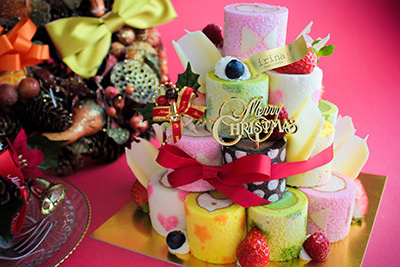 二子玉川｜イリナの限定「クリスマスロールタワー」いちごや抹茶、モンブランなど25個の限定ロールケーキを一度に