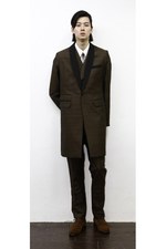 80年代の雰囲気をミックスしたエレガントスタイル-TOGA VIRILIS（トーガ ビリリース）2012年春夏｜写真9