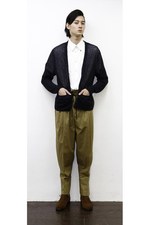 80年代の雰囲気をミックスしたエレガントスタイル-TOGA VIRILIS（トーガ ビリリース）2012年春夏｜写真10