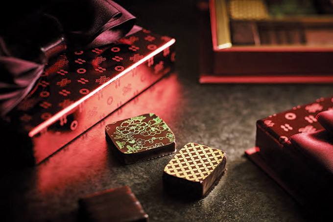 アンリ・ルルーの17年バレンタイン - 京友禅のBOXにほうじ茶やユズのボン・ボンショコラを｜写真4