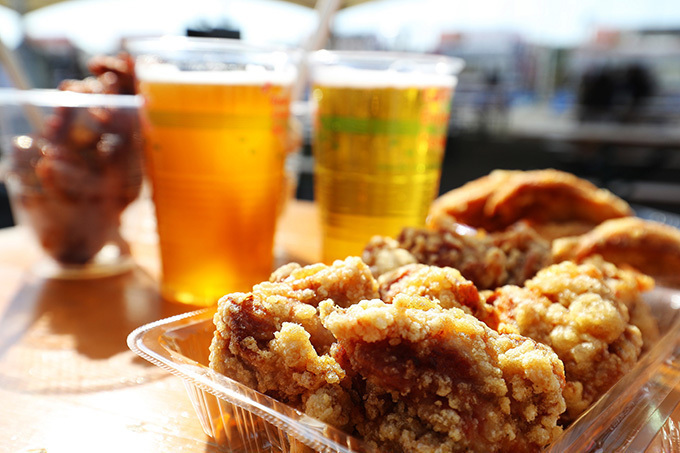 「カラッと！あげフェス大阪」が大阪城公園で - からあげ専門店の逸品とビールを味わう食フェス | 写真