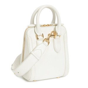 マックイーン(McQueen) ヒロイン｜写真1