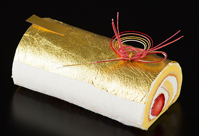 インターコンチネンタル 東京ベイ、 金箔に包まれたロールケーキやガレット・デ・ロワ｜写真3
