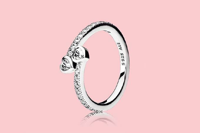 パンドラのバレンタインジュエリー、ピンクハートのブレスレット