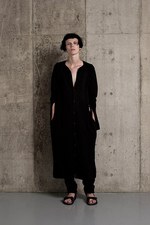 リスマット バイ ワイズ17年春夏アイテム - "スリット"を取り入れた軽やかなニットウェア｜写真1