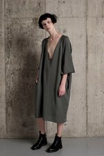 リスマット バイ ワイズ17年春夏アイテム - "スリット"を取り入れた軽やかなニットウェア｜写真4