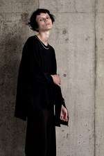 リスマット バイ ワイズ17年春夏アイテム - "スリット"を取り入れた軽やかなニットウェア｜写真5