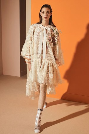 フェンディ 2017年プレフォールコレクション - おとぎ話の世界へ誘うファッションの魔法｜写真37