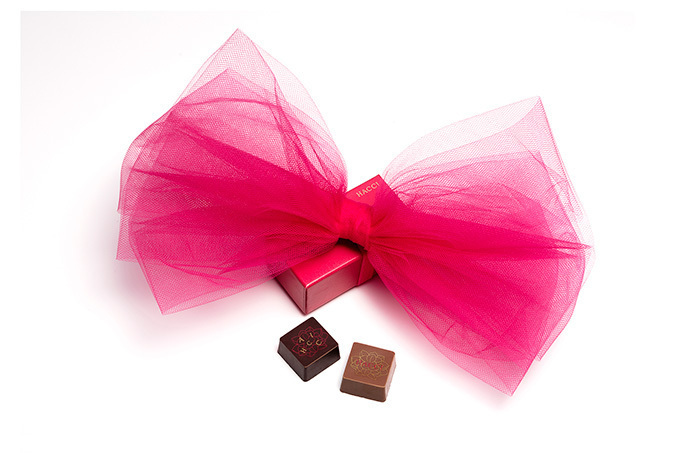 HACCIのバレンタイン - バラやはちみつが香るチョコ、リボンチュールBOX入り｜写真1