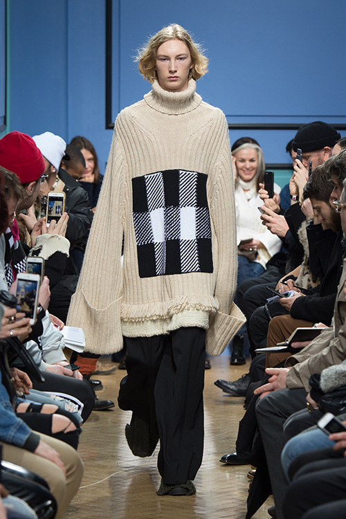 ジェイ ダブリュー アンダーソン(JW Anderson) 2017-18年秋冬メンズコレクション  - 写真3