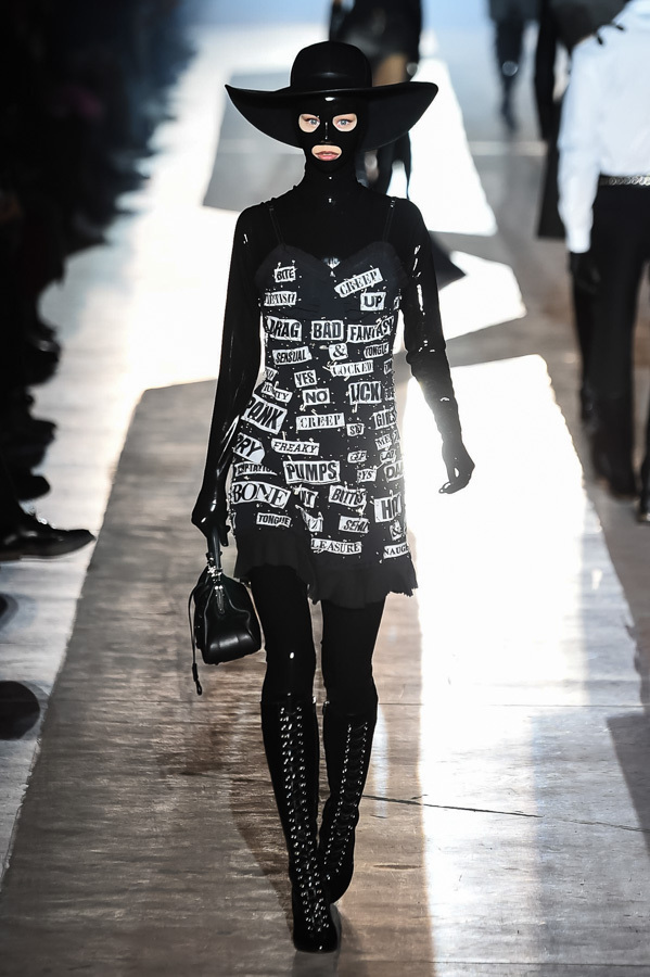 モスキーノ(MOSCHINO) 2018-19年秋冬ウィメンズ&メンズコレクション  - 写真13