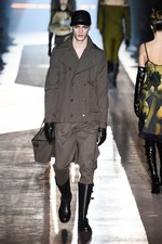モスキーノ 2018-19年秋冬メンズコレクション - “見せる色気”と“隠す色気”｜写真84