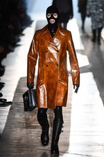 モスキーノ 2018-19年秋冬メンズコレクション - “見せる色気”と“隠す色気”｜写真61