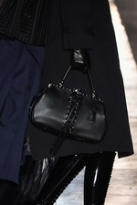 モスキーノ 2018-19年秋冬メンズコレクション - “見せる色気”と“隠す色気”｜写真49