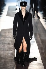 モスキーノ 2018-19年秋冬メンズコレクション - “見せる色気”と“隠す色気”｜写真18