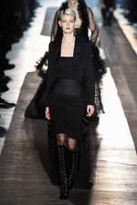 モスキーノ 2018-19年秋冬メンズコレクション - “見せる色気”と“隠す色気”｜写真102