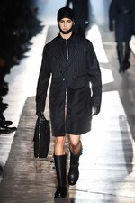 モスキーノ 2018-19年秋冬メンズコレクション - “見せる色気”と“隠す色気”｜写真45