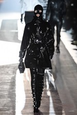 モスキーノ 2018-19年秋冬メンズコレクション - “見せる色気”と“隠す色気”｜写真22