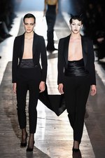 モスキーノ 2018-19年秋冬メンズコレクション - “見せる色気”と“隠す色気”｜写真105