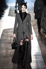 モスキーノ 2018-19年秋冬メンズコレクション - “見せる色気”と“隠す色気”｜写真38