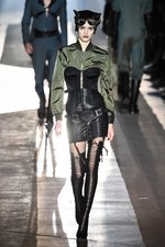 モスキーノ 2018-19年秋冬メンズコレクション - “見せる色気”と“隠す色気”｜写真77