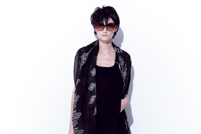 フォークロアをエッセンスに、新しいシルエットを追求 - ワイズ(Y's) 2012年春夏コレクション