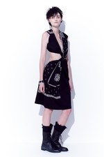 フォークロアをエッセンスに、新しいシルエットを追求 - ワイズ(Y's) 2012年春夏コレクション｜写真8