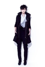 フォークロアをエッセンスに、新しいシルエットを追求 - ワイズ(Y's) 2012年春夏コレクション｜写真16