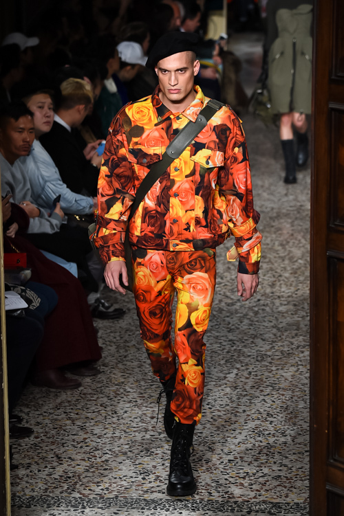 モスキーノ(MOSCHINO) 2017-18年秋冬ウィメンズ&メンズコレクション シルエット - 写真37