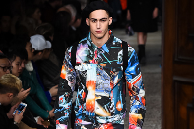 MOSCHINOコレクションラインランウェイ ラブモスキーノ ボンバージャケット MOSCHINOコレクションラインランウェイ ラブモスキーノ ボンバー