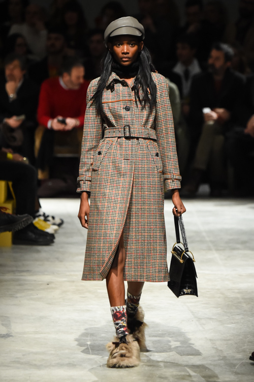 プラダ(PRADA) 2017-18年秋冬ウィメンズ&メンズコレクション シルエット - 写真34