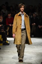 プラダ 2017-18年秋冬メンズコレクション - アートで昇華する70年代のカジュアルスタイル｜写真6