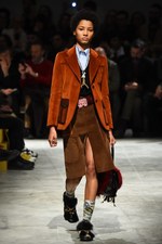 プラダ 2017-18年秋冬メンズコレクション - アートで昇華する70年代のカジュアルスタイル｜写真24