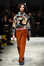 プラダ 2017-18年秋冬メンズコレクション - アートで昇華する70年代のカジュアルスタイル｜写真26