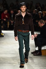 プラダ 2017-18年秋冬メンズコレクション - アートで昇華する70年代のカジュアルスタイル｜写真39