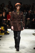 プラダ 2017-18年秋冬メンズコレクション - アートで昇華する70年代のカジュアルスタイル｜写真42
