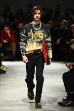 プラダ 2017-18年秋冬メンズコレクション - アートで昇華する70年代のカジュアルスタイル｜写真46