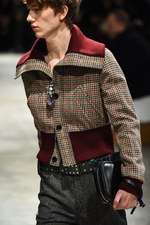 プラダ 2017-18年秋冬メンズコレクション - アートで昇華する70年代のカジュアルスタイル｜写真52