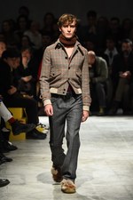 プラダ 2017-18年秋冬メンズコレクション - アートで昇華する70年代のカジュアルスタイル｜写真55