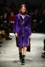 プラダ 2017-18年秋冬メンズコレクション - アートで昇華する70年代のカジュアルスタイル｜写真58