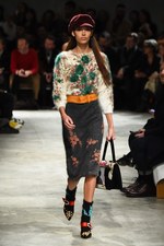 プラダ 2017-18年秋冬メンズコレクション - アートで昇華する70年代のカジュアルスタイル｜写真62