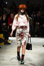 プラダ 2017-18年秋冬メンズコレクション - アートで昇華する70年代のカジュアルスタイル｜写真64