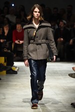 プラダ 2017-18年秋冬メンズコレクション - アートで昇華する70年代のカジュアルスタイル｜写真76