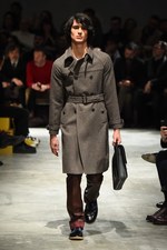 プラダ 2017-18年秋冬メンズコレクション - アートで昇華する70年代のカジュアルスタイル｜写真78