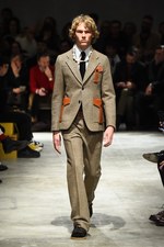 プラダ 2017-18年秋冬メンズコレクション - アートで昇華する70年代のカジュアルスタイル｜写真84