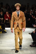 プラダ 2017-18年秋冬メンズコレクション - アートで昇華する70年代のカジュアルスタイル｜写真87