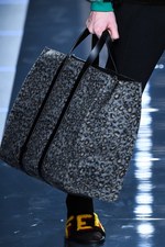 フェンディ 2017-18年秋冬メンズコレクション - 彩りを帯び、踊りだす日常の洋服たち｜写真5