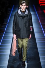 フェンディ 2017-18年秋冬メンズコレクション - 彩りを帯び、踊りだす日常の洋服たち｜写真24