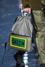 フェンディ 2017-18年秋冬メンズコレクション - 彩りを帯び、踊りだす日常の洋服たち｜写真27