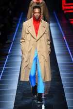 フェンディ 2017-18年秋冬メンズコレクション - 彩りを帯び、踊りだす日常の洋服たち｜写真34